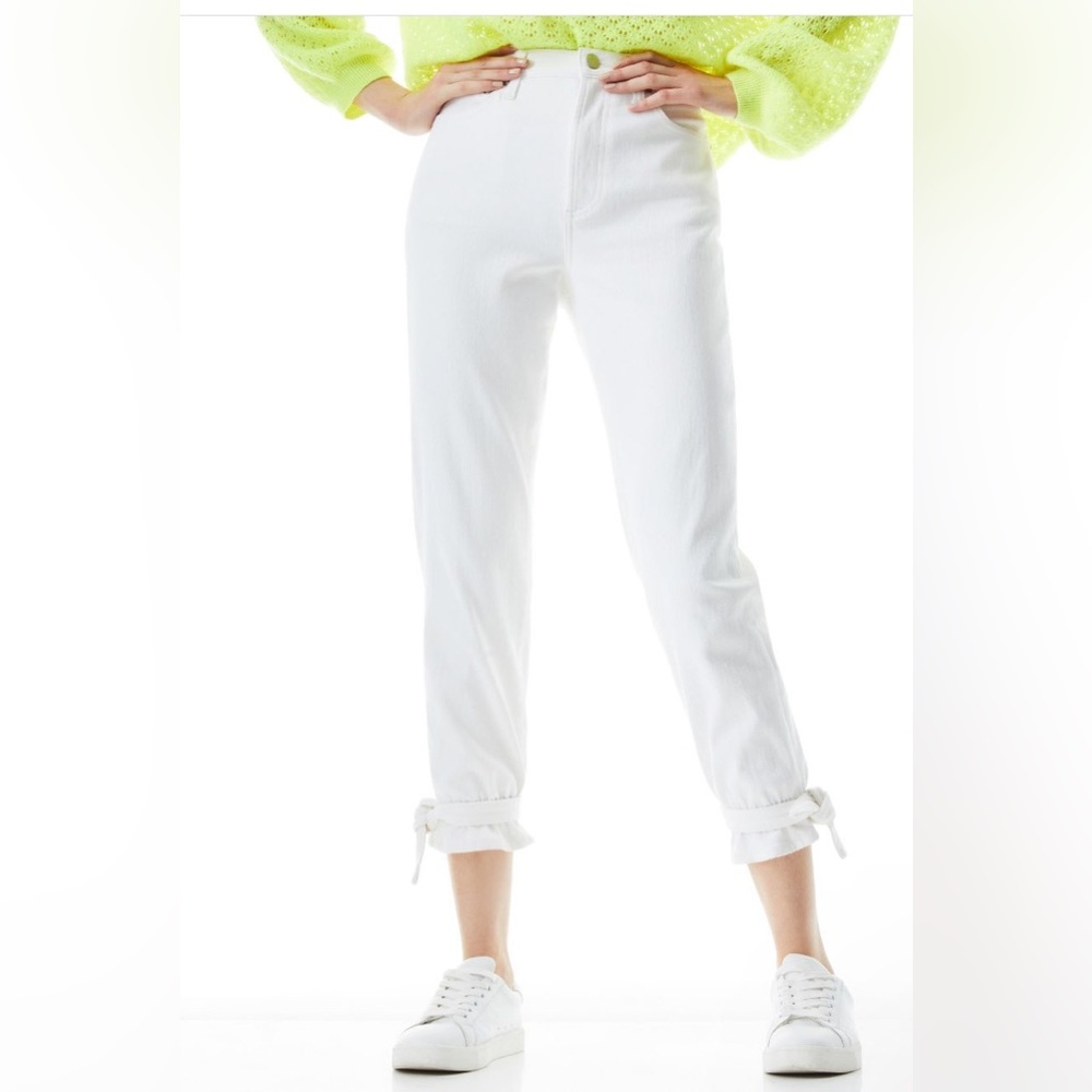 Alice + Olivia White Women Jeans